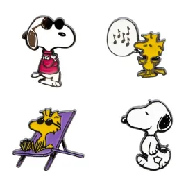 erik-ofialny-zestaw-4-pinow-snoopy-akcesoria-tematyczne-do-dekoracji