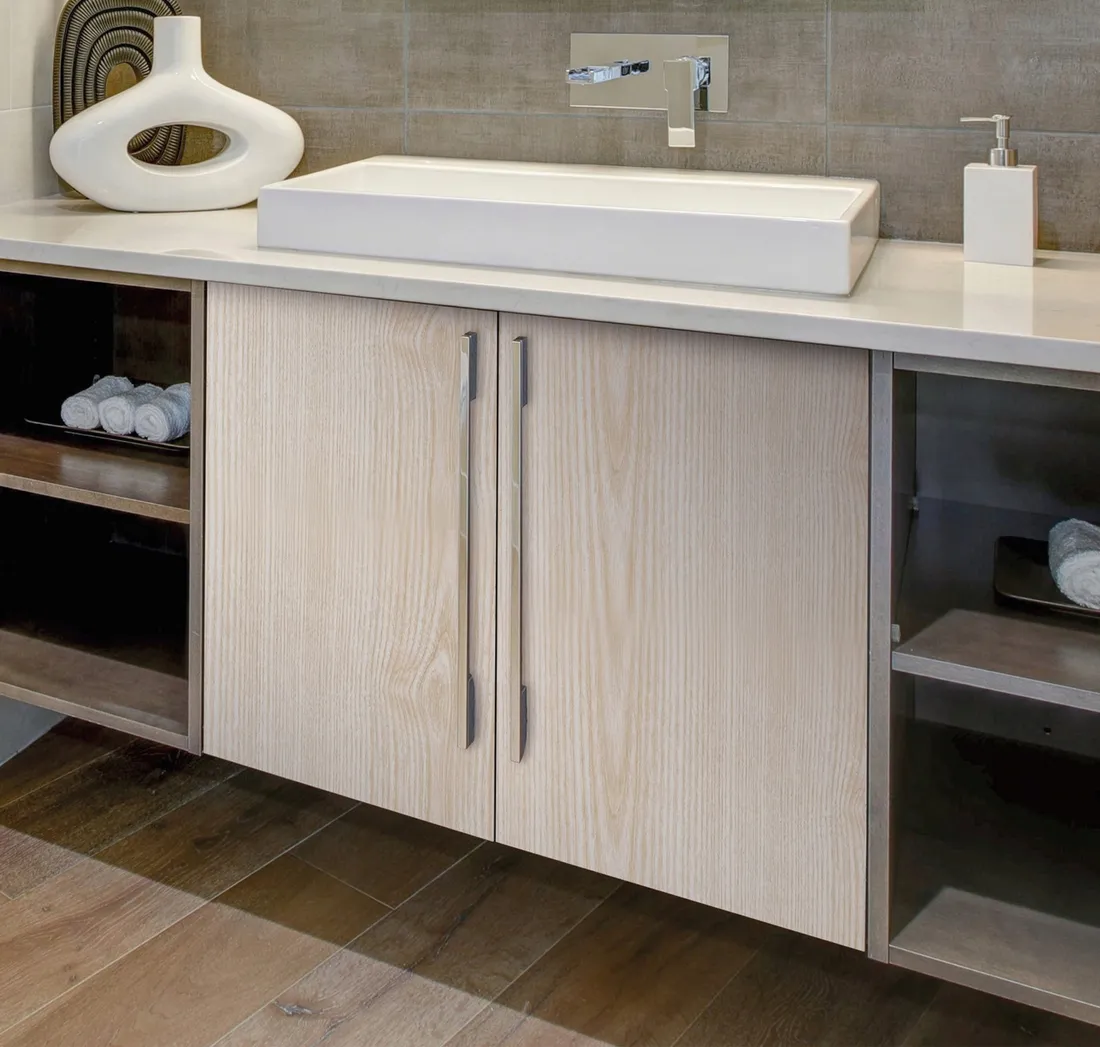 samoprzylepna-okleina-meblowa-jesion-bialy-na-meble-blat-regal-45x50-stan-nowy