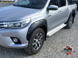 poszerzenia-nadkola-blotnikow-toyota-hilux-2015