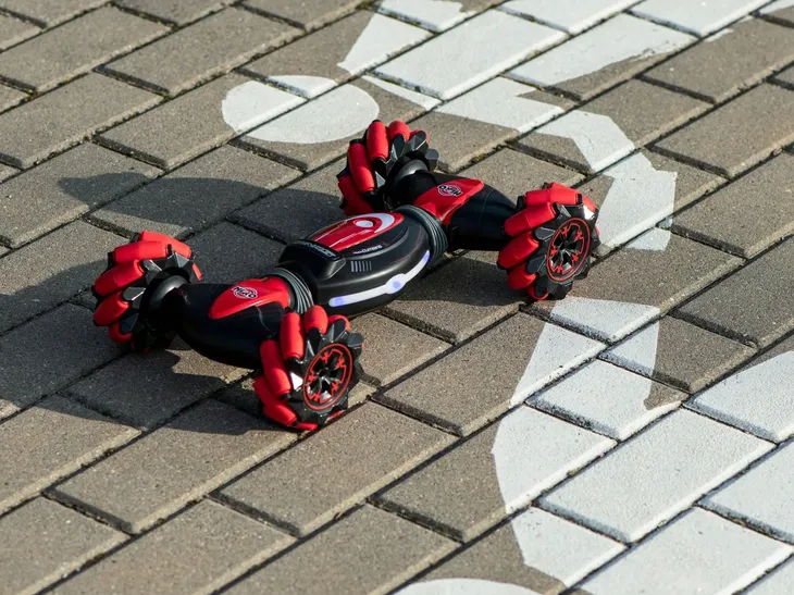 samochod-rc-stunts-dancing-stunt-360-czerwony-stan-nowy