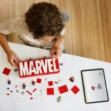 lego-logo-marvel-z-minifigurkami