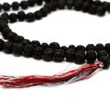 mala-buddyjska-rudraksha-108-koralikow-ciemna