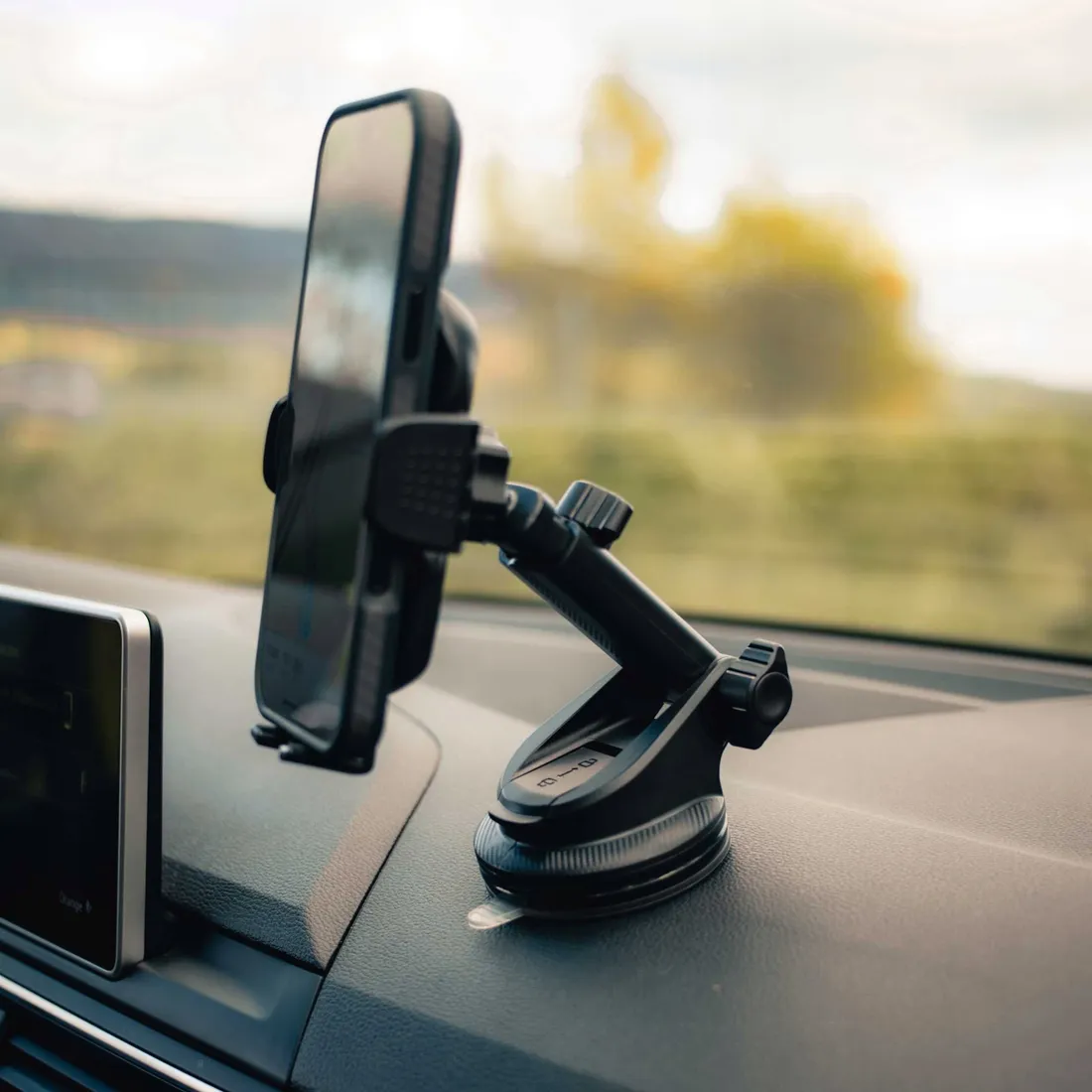 spacecase-car-holder-sc22-universal-dash-windshield