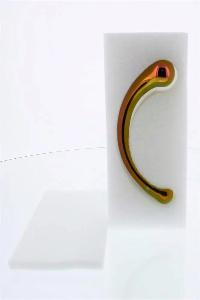 glamour-glass-curved-wand