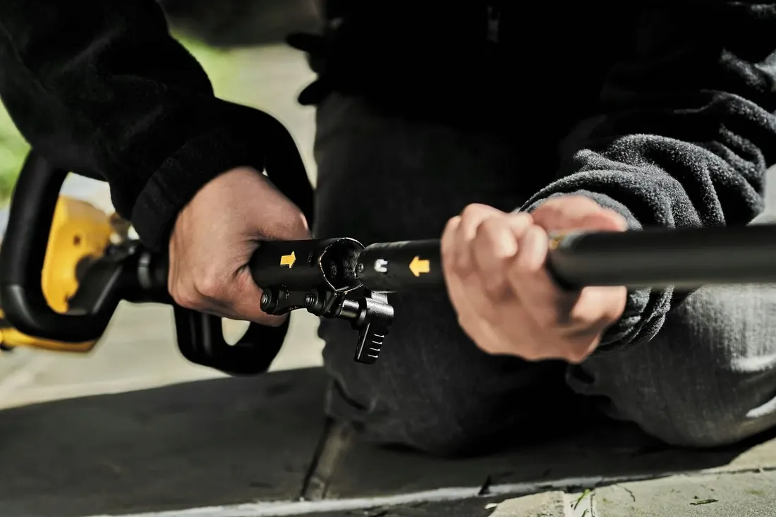 dewalt-multi-narzedzie-split-boom-54v-dcmas5713n