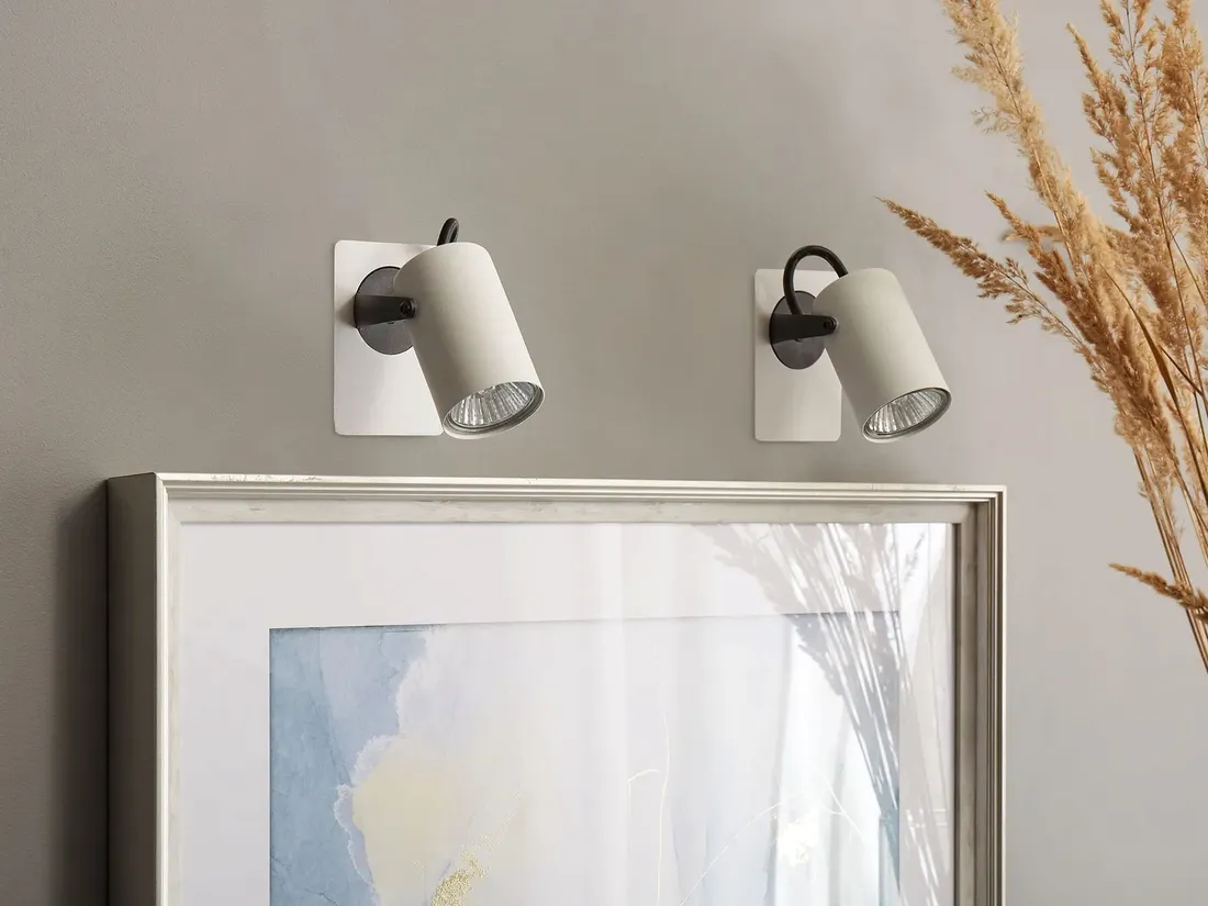 zestaw-dwoch-lamp-sciennych-bialych-klip-stan-nowy