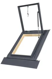 wylaz-dachowy-fakro-wgi-an-46x55-z-kolnierzem-kolor-antracyt-ral-7016
