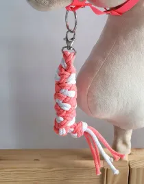uwiaz-dla-hobby-horse-ze-sznurka-neon-pink-bialy