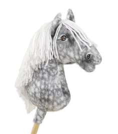 hobby-horse-duzy-kon-na-kiju-premium-siwek-jablkowity-z-biala-grzywa-a3