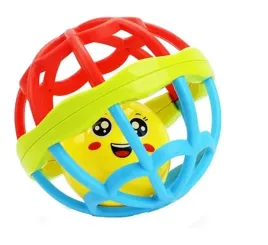 pilka-z-grzechotka-10-cm-dla-malucha