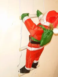 3-mikolaj-na-sznurowej-drabinie-gwiazdor-36-170cm-ozdoba-swiateczna