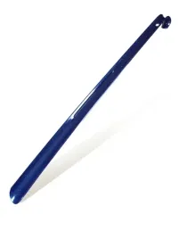 plastikowa-lyzka-do-butow-dluga