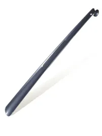 plastikowa-lyzka-do-butow-dluga