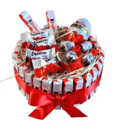 tort-z-kinder-urodziny-imieniny-walentynki-prezent