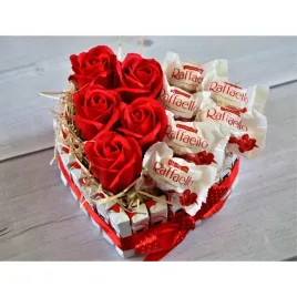 tort-kinder-serce-slub-urodziny-prezent-rafaello