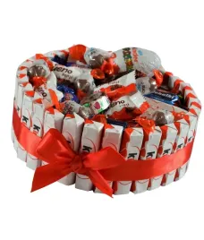 tort-z-kinder-urodziny-imieniny-walentynki-mikolaj