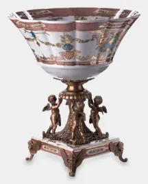 porcelanowa-misa-z-aniolkami-na-podstawie-biala