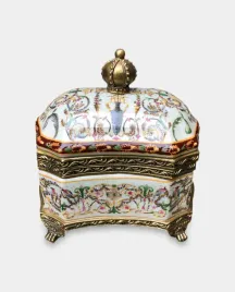 porcelanowa-szkatulka-krolewska