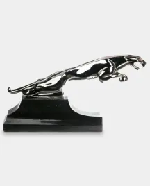 jaguar-art-deco-rzezba-z-brazu-chrom