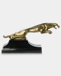 jaguar-art-deco-rzezba-z-brazu