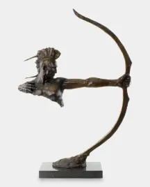 wojowniczy-indianin-z-lukiem-modernistyczna-rzezba-z-brazu