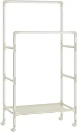 stabilny-wieszak-na-ubrania-ecru-z-dodatkowa-dolna-polka-na-buty-pudelka