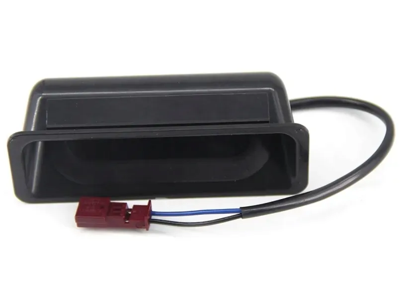przycisk-klapy-bagaznika-bmw-5-e39-5-e60-e61