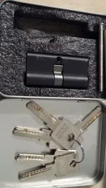 cylinder-manicaf-5-kluczy-mosieznych