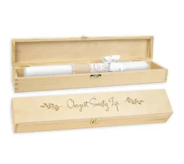 swieca-do-chrztu-z-imieniem-pudelko-drewniane