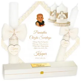 swieca-na-chrzest-pudelko-szatka-do-chrztu-zdjecie