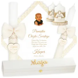 swieca-na-chrzest-pudelko-szatka-do-chrztu-zdjecie