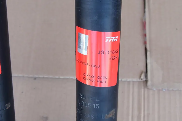 amortyzator-trw-jgt1108s-stan-nowy-jakosc-czesci-zgodnie-z-gvo-q-oryginal-z-logo-producenta-czesci-oem-oes
