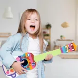 gitara-ukulele-dla-dzieci-plastikowa-instrument-malpka-metalowe-4-struny-material-plastik