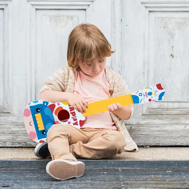 gitara-ukulele-dla-dzieci-plastikowa-instrument-hipcio-metalowe-4-struny-kolor-dominujacy-odcienie-zieleni