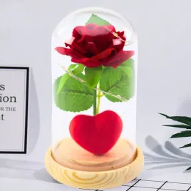 wieczna-roza-w-kopule-z-oswietleniem-led-czerwona-z-serduszkiem-14x8cm