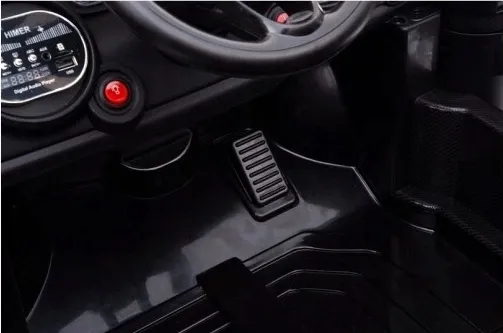 cabrio-l3-auto-na-akumulator-2-silniki-pilot
