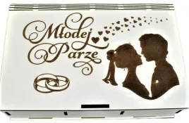mlodej-parze-kasetka-grawer-z-zetonami-prezent-dla-mlodej-pary