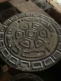 wlaz-zeliwny-okragly-fi-400-klasa-a15-15t-ogrodowy-lekki-solidny