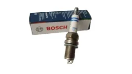 swieca-zaplonowa-bosch-0242240593
