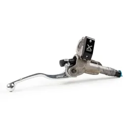 x-grip-oslona-obejma-wzmocnienie-pompy-sprzegla-brembo-betaktm-husqvarna