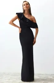 czarna-sukienka-z-asymetrycznym-dekoltem-trendyol-l