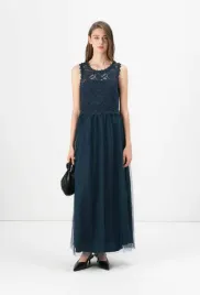 granatowa-suknia-balowa-z-koronka-i-tiulem-maxi-vila-m