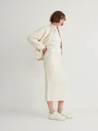 kremowa-dzianinowa-spodnica-midi-reserved-m