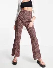 brazowe-spodnie-dzwony-z-wzorem-finders-keepers-xs