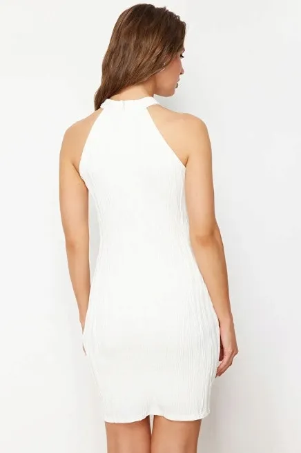 biala-sukienka-mini-trendyol-l