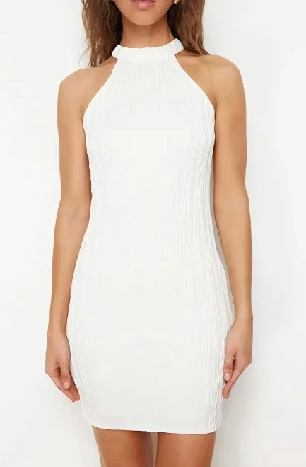 biala-sukienka-mini-trendyol-l-stan-nowy