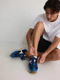 niebieskie-sneakersy-meskie-reserved-43