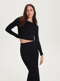 czarna-spodnica-z-ozdobnymi-przeszyciami-reserved-m