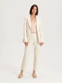 kremowe-proste-spodnie-z-kantem-reserved-xxl