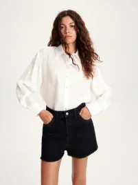 czarne-bawelniane-spodenki-jeansowe-ze-zdobieniem-reserved-l